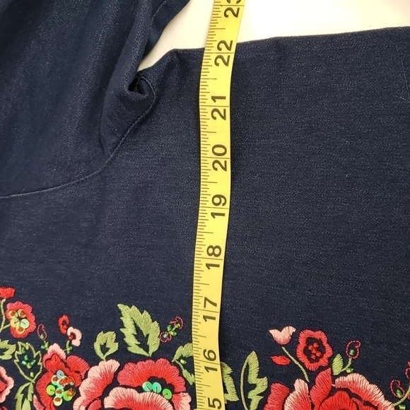 Victor Costa Occasions Medium Denim Embroidered & Sequins Snap Up Shirt EUC - Picture 8 of 11